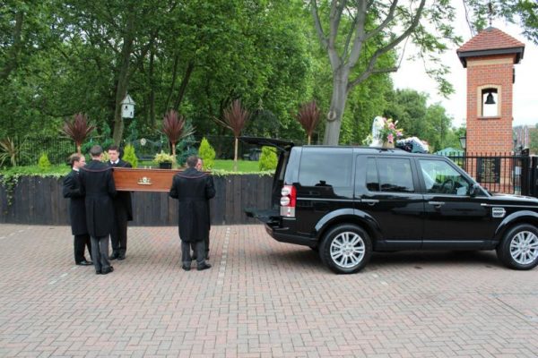 fleet_landroverhearse__large